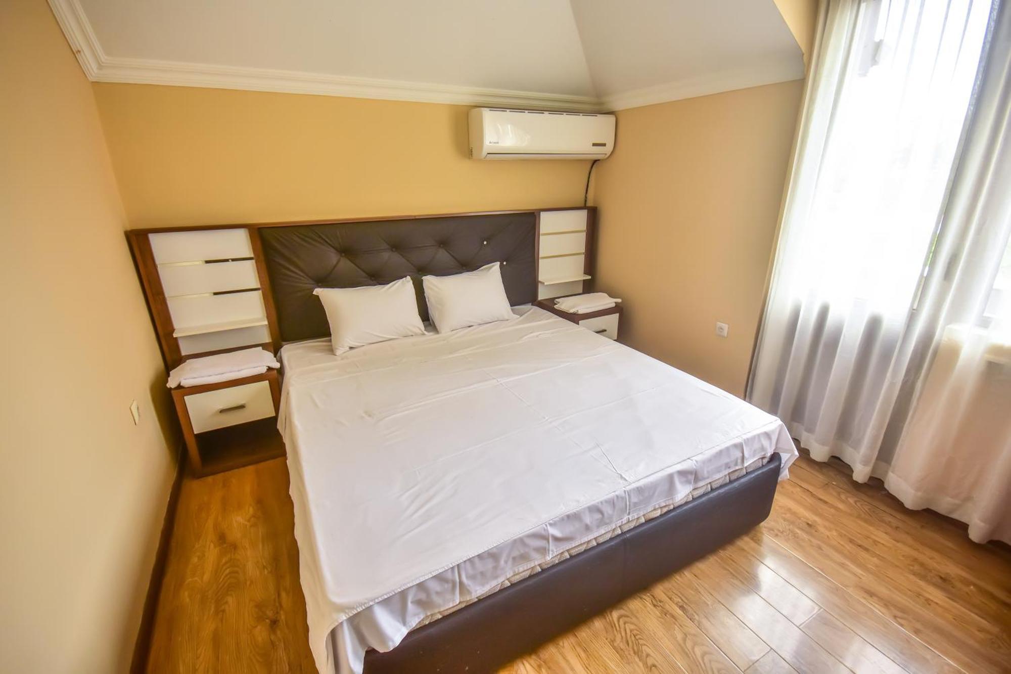 Family Apartments In Batumi Bagian luar foto