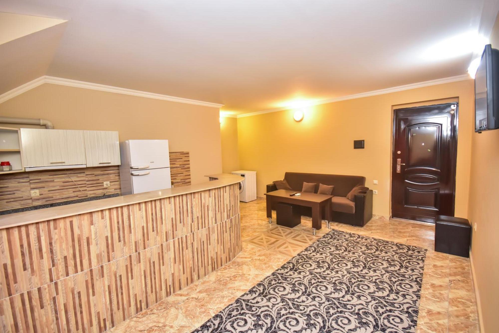 Family Apartments In Batumi Bagian luar foto