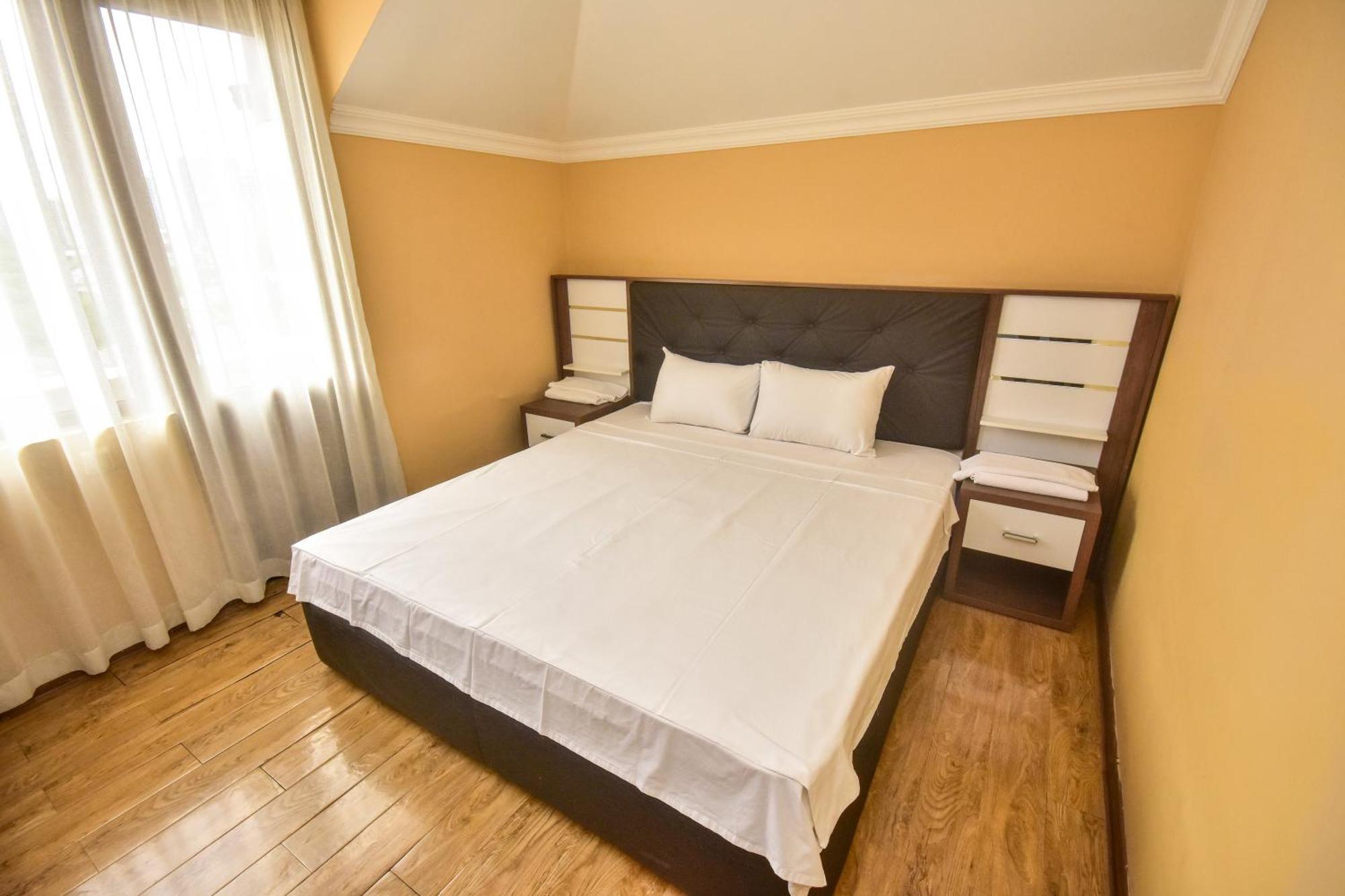 Family Apartments In Batumi Bagian luar foto