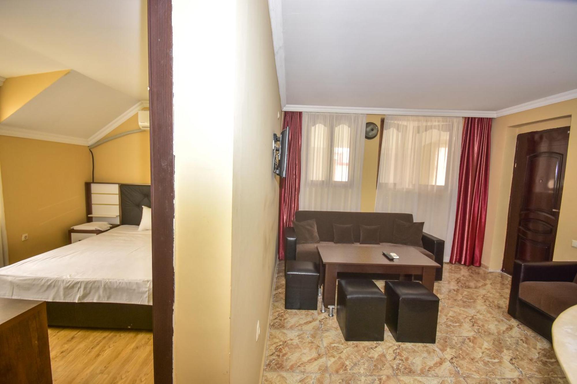 Family Apartments In Batumi Bagian luar foto