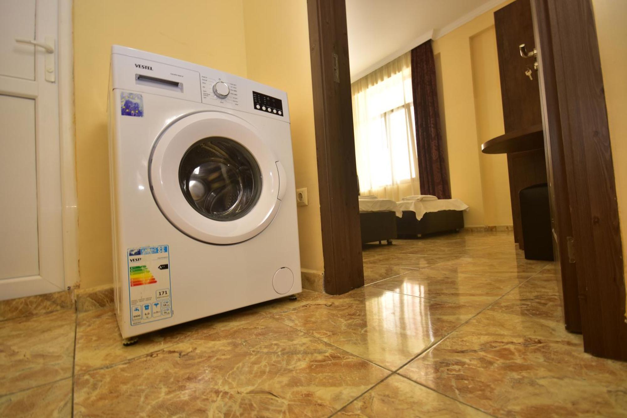 Family Apartments In Batumi Bagian luar foto